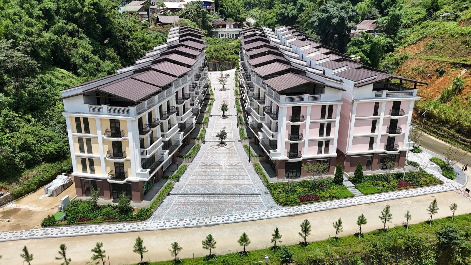 Bán cặp shophouse mặt tiền 16m mặt đường Tỉnh lộ 152, sổ đỏ lâu dài sẵn công chứng ngay - Ảnh 1