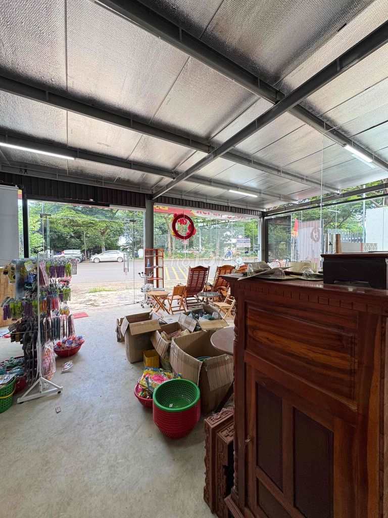 bán showroom mặt tiền kinh doanh - Ảnh 2