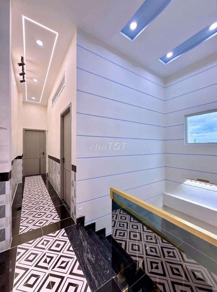 NHÀ RỘNG RÃI - HẺM 5M, HOÀNG QUỐC VIỆT - Ảnh 2