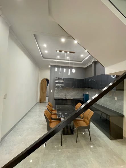 NHÀ TÂN CỔ ĐIỂN HẺM HÀN MẠC TỬ - Ảnh 2