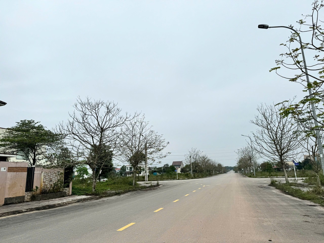 Bán đất 2 mặt tiền Đường Hoàng Văn Thụ, sát 2 TTTM - KĐT Nam Đông Hà
