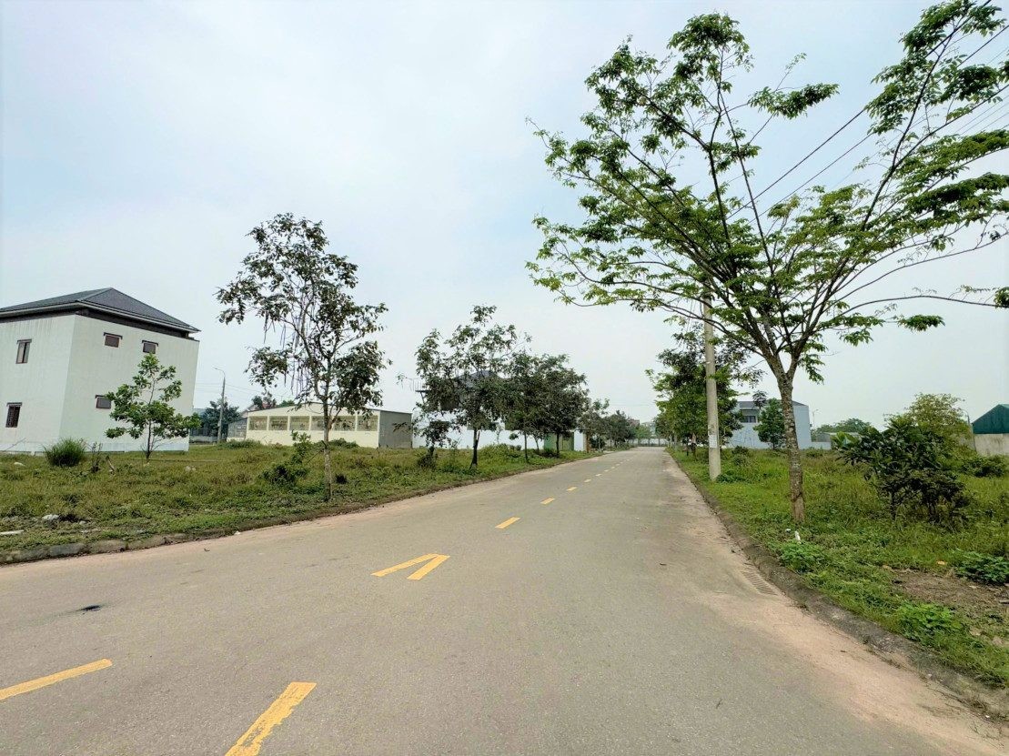 Bán đất 2 mặt tiền đường Lạc Long Quân sạch đẹp - gàn dự án bệnh viện 245 Nam Đông Hà
