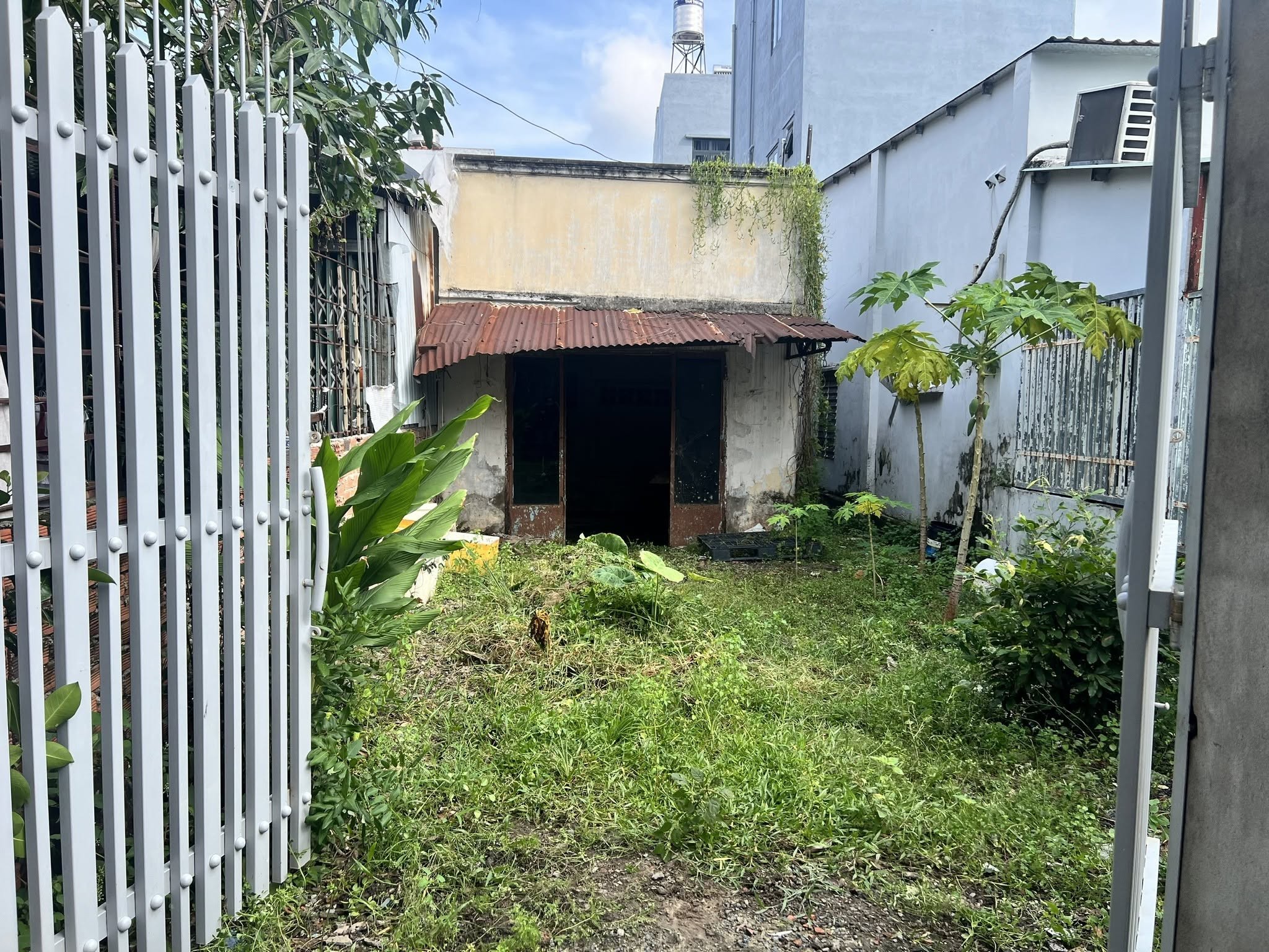 CHÍNH CHỦ CẦN BÁN ĐẤT HẺM KÈM NHÀ NÁT DIỆN TÍCH LỚN ĐƯỜNG 49 CÁCH MẶT TIỀN 50M, PHƯỜNG HIỆP BÌNH.TP.HCM - Ảnh 6