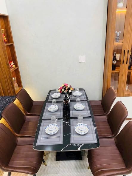 💥💥 CHỦ GỬI BÁN NHÀ ĐẸP 2 MÊ KIỂN CỐ HẺM QUANG TRUNG. ĐƯỜNG 5m THÔNG TỨ HƯỚNG. - Ảnh 2