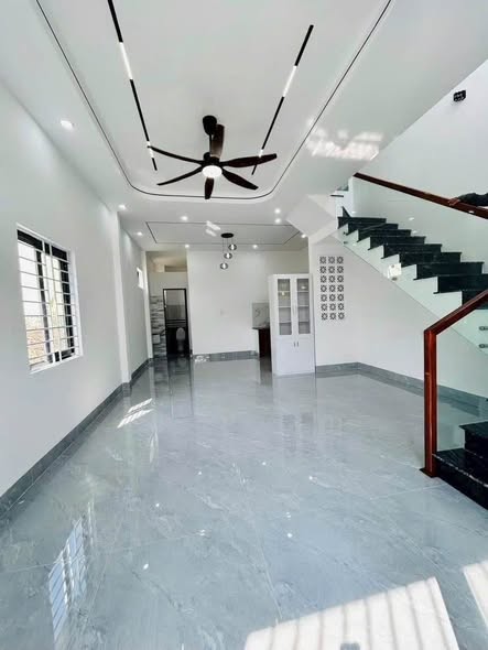 NHÀ MỚI CỨNG 2 TẦNG TÀI CHÍNH THẤP HẺM THÔNG ĐƯỜNG Ô TÔ GẦN MỌI TIỆN ÍCH. - Ảnh 2
