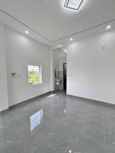 NHÀ MỚI CỨNG 2 TẦNG TÀI CHÍNH THẤP HẺM THÔNG ĐƯỜNG Ô TÔ GẦN MỌI TIỆN ÍCH. - Ảnh 3