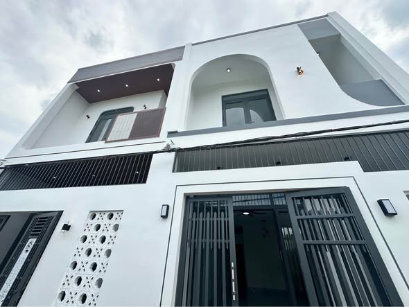 NHÀ MỚI CỨNG 2 TẦNG TÀI CHÍNH THẤP HẺM THÔNG ĐƯỜNG Ô TÔ GẦN MỌI TIỆN ÍCH. - Ảnh 4