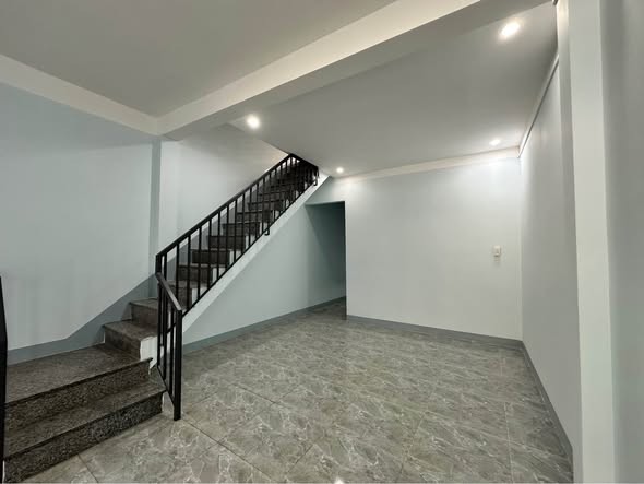 NHÀ MÊ LỬNG MẶT TIỀN KINH DOANH LÊ HỮU TRÁC GẦN NGÃ TƯ HÙNG VƯƠNG SẦM UẤT. - Ảnh 1