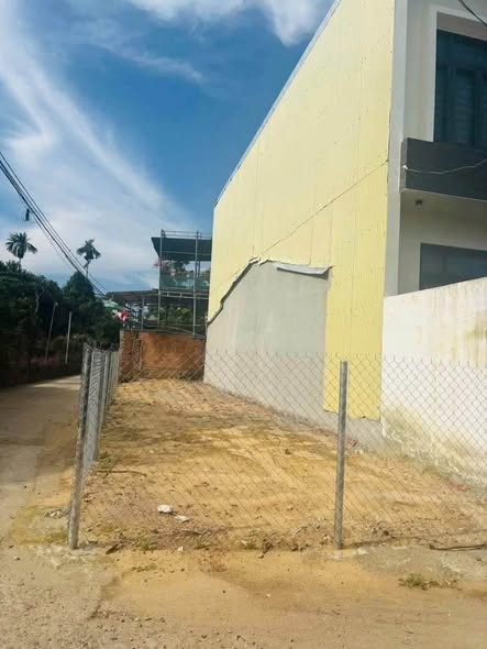 🍀🍀🍀 Lô Góc Đẹp. Mặt Hẻm 68 Lê Văn Sỹ, Phường Nghĩa Lộ.