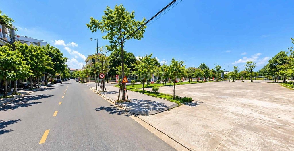 Chỉ 6.95 tỷ,nhà 100m² mặt đường 10.5m đối diện Quảng trường Liên Chiểu - Ảnh 1