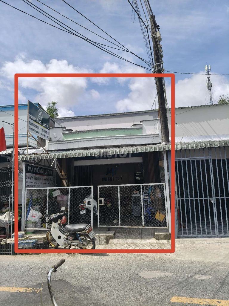 Bán nhà ngay chợ Bông Vang