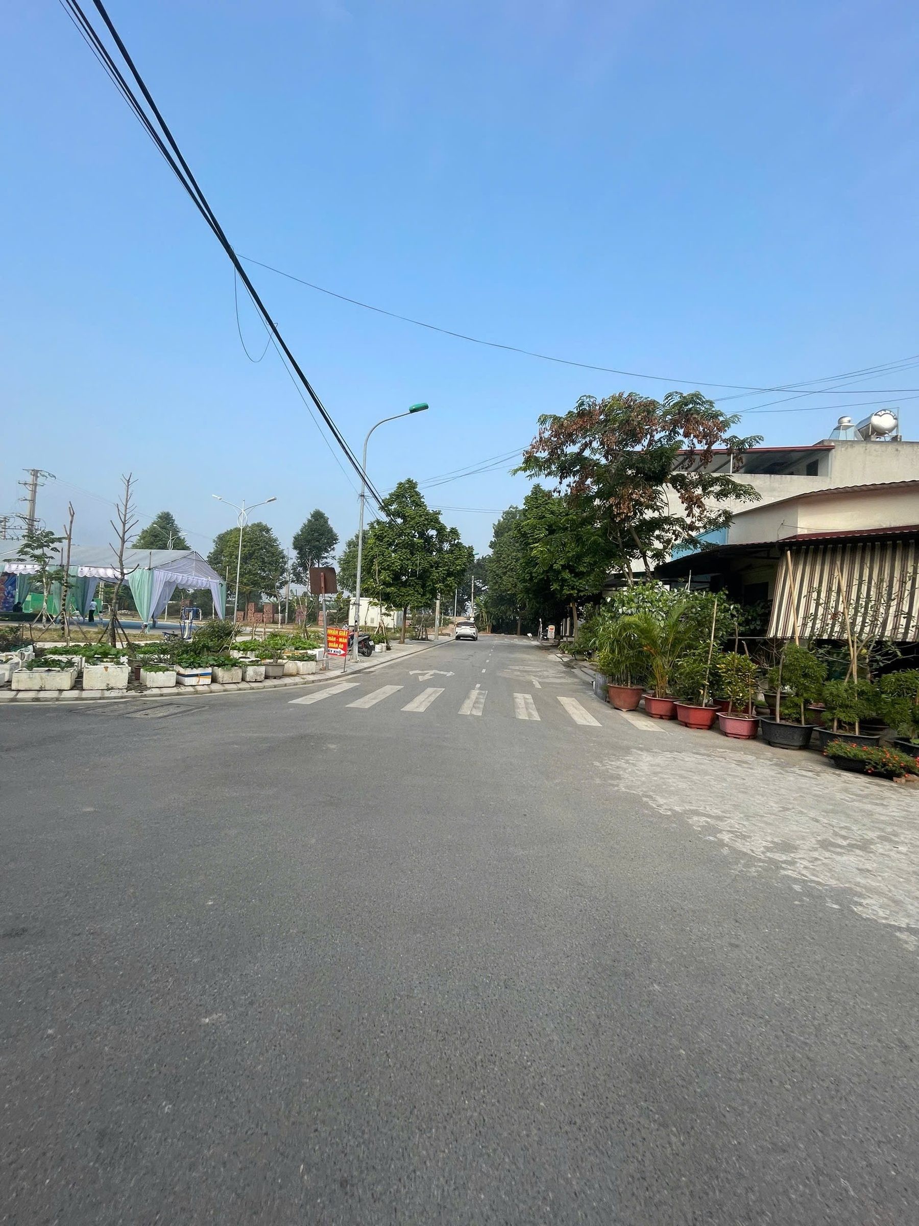Bán đất giãn dân bãi nếp hoà đình. Diện tích 98.9m mặt tiền 4.5m hướng tây bắc. Phường võ cường tỉnh bắc ninh