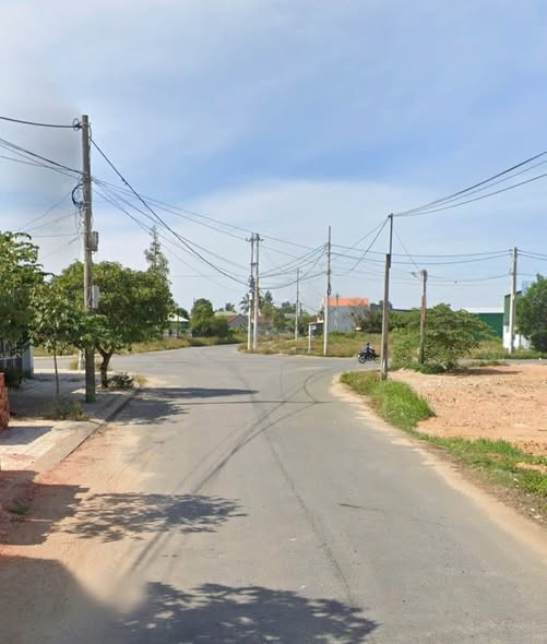 ❌❌Chính Chủ Cần Gởi bán lô đất Mặt Tiền Trục đường Nhựa Chạy xuống KDC C19.