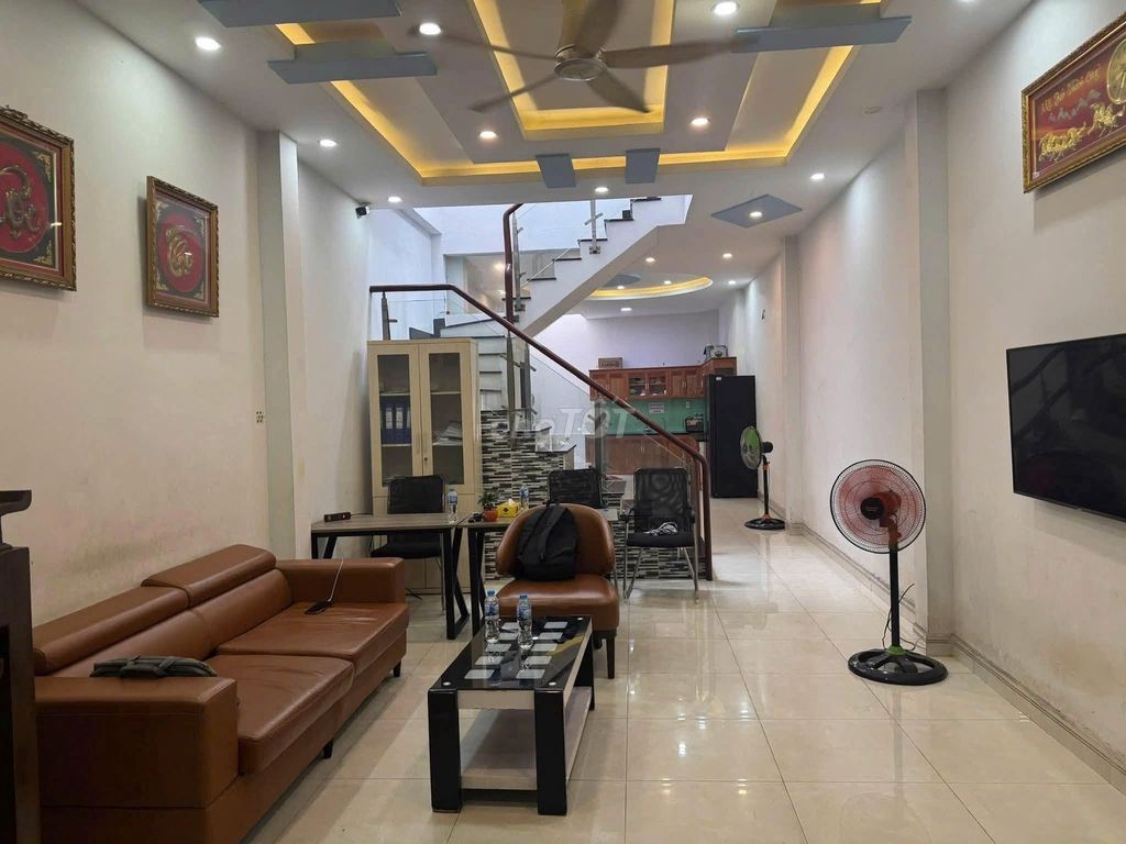 🏡 Bán nhà trung Tâm Hồ Sen- Ô tô đỗ ngày đêm - 60m,4 tầng,Giá 3.4 tỷ - Ảnh 1