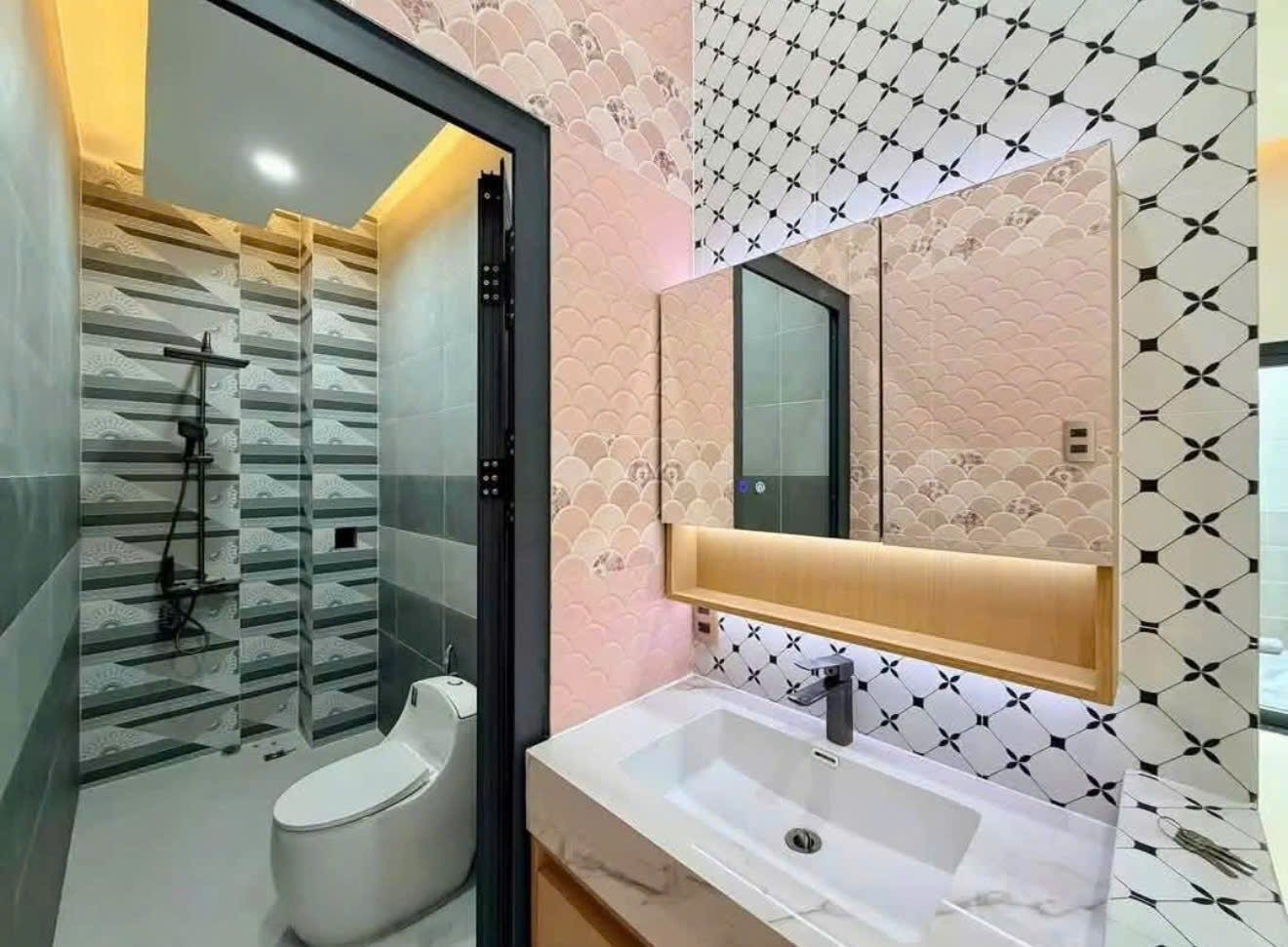 Nhà Độc Lập Sổ Riêng Nay Có Việc Cần Bán, Tặng Nội Thất Cuối Đồng Khởi - Ảnh 2