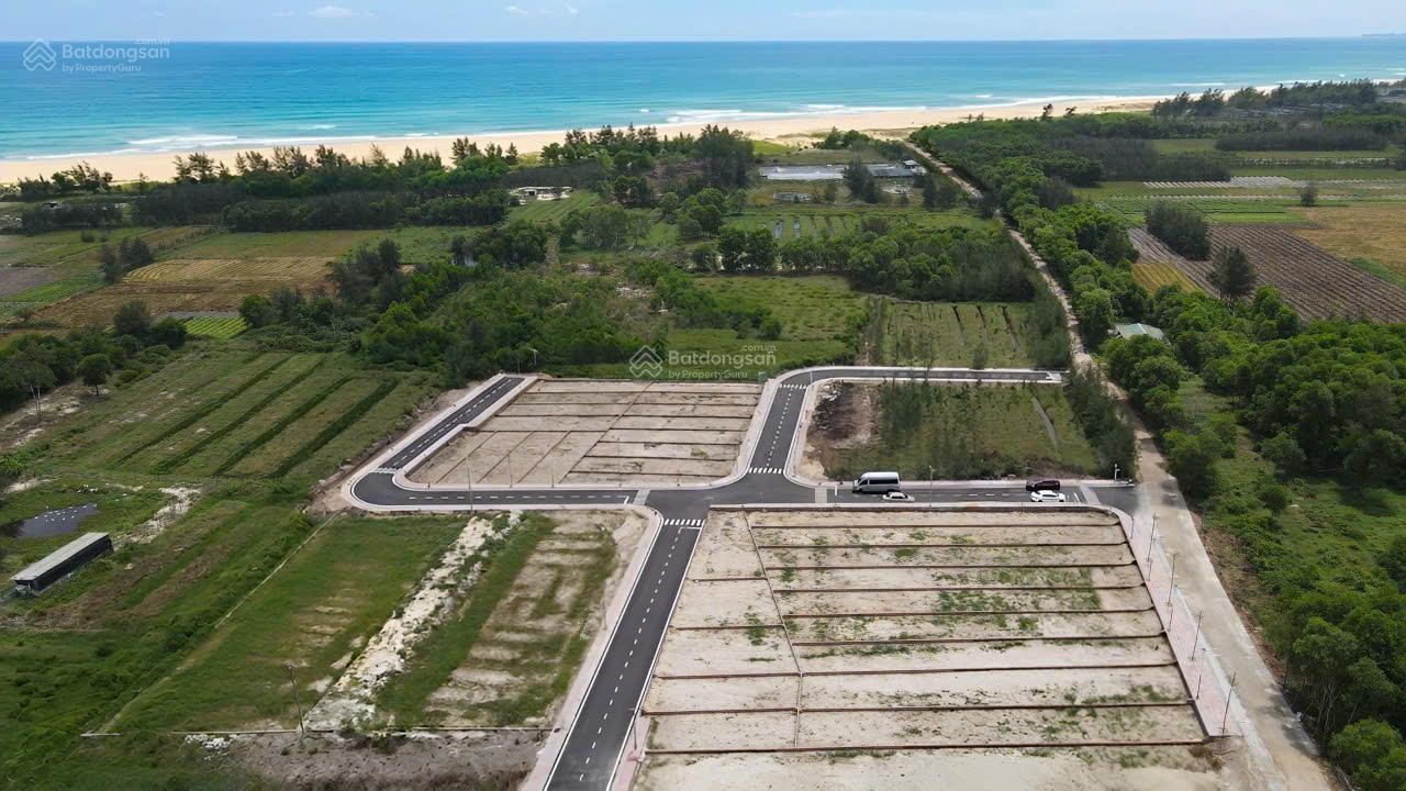 Cần bán lô đất nền cách biển 200m giá nhỉnh 4tr/m. Sổ đỏ full thổ cư. Cách đường QP ven biển 20m