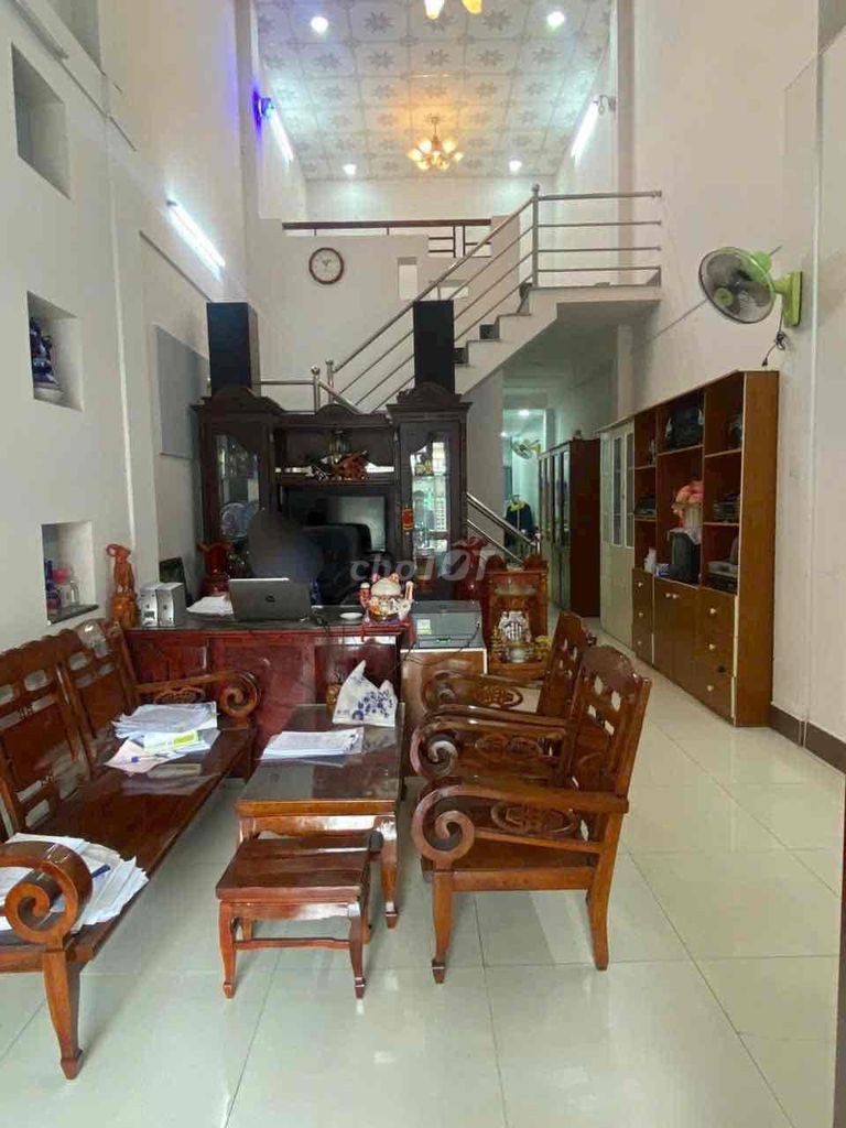 NHÀ 1 TRỆT 1 LỬNG – MẶT TIỀN ĐƯỜNG NHỰA XE Ô TÔ P8 - GẦN TRƯỜNG CHU VĂ