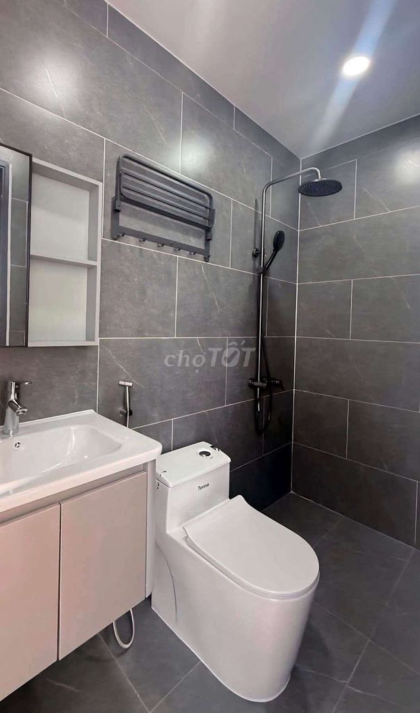 bán nhà mê lệch hiện đại mới 100% thôn 3 Cư Ebur