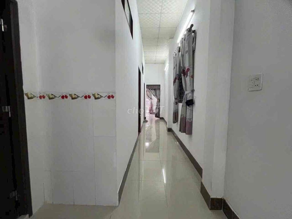 Nhà mới rộng 3 phòng gần Đh Y Dược