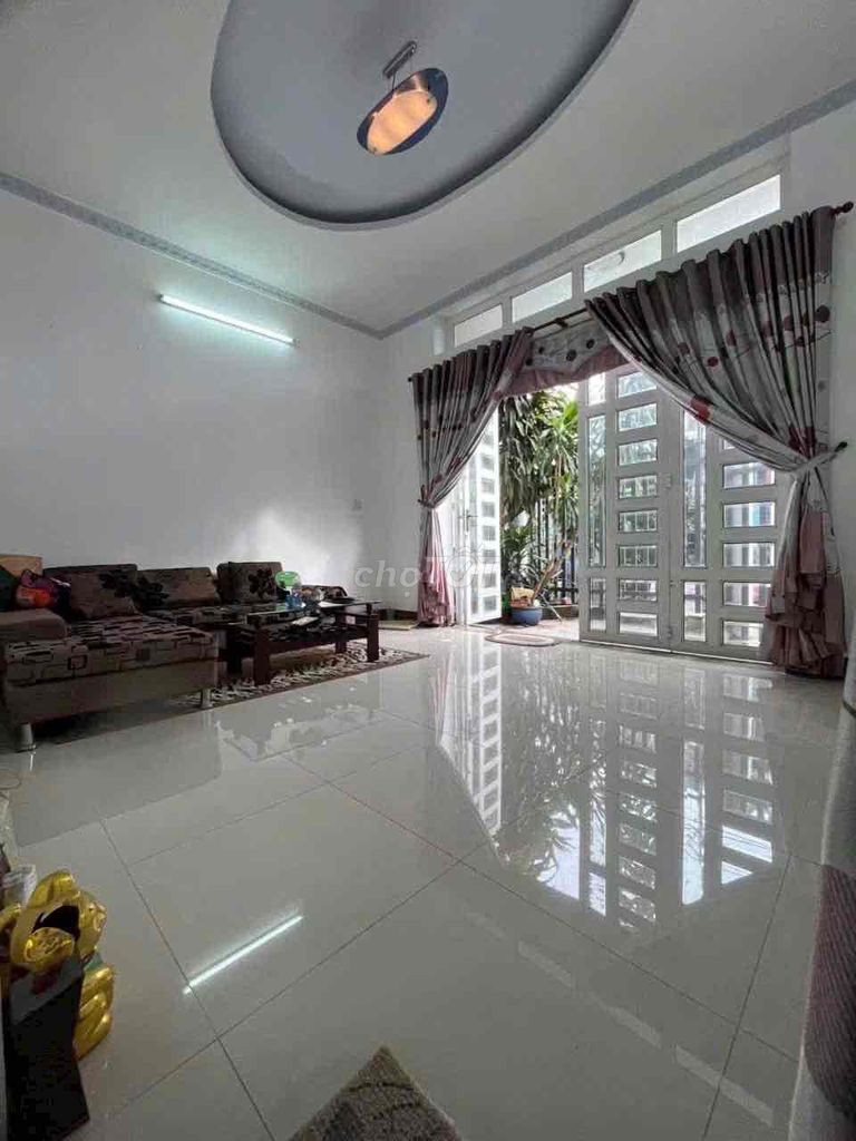 Nhà mới rộng 3 phòng gần Đh Y Dược