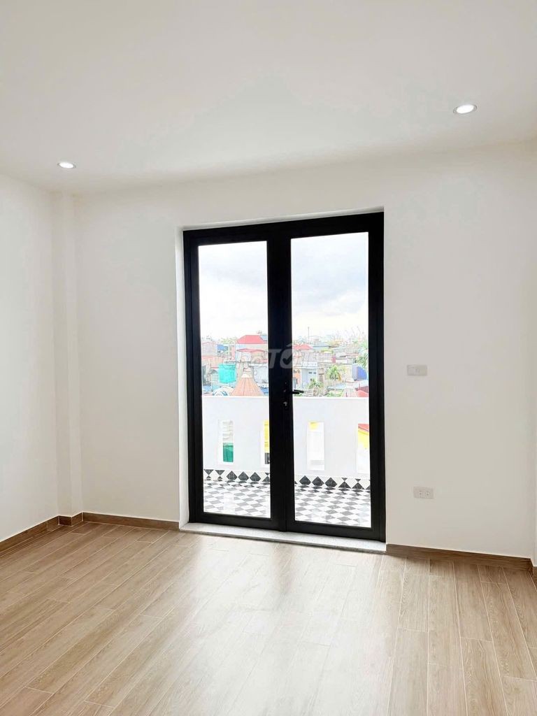 SIÊU PHẨM 4 TẦNG HỒ ĐÁ, SỞ DẦU, HỒNG BÀNG GIẢM GIÁ – CHỈ CÒN 4,39 TỶ!