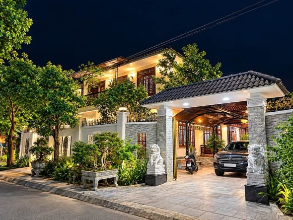 HOT! Bán căn Biệt thự siêu VIP Phường Trương Quang Trọng, gần cầu Thạch Bích, gần Sông Trà Quảng Ngãi.