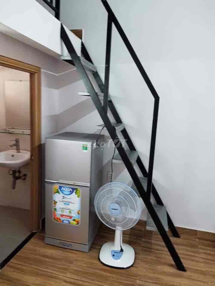 cho thuê căn hộ gác lửng, máy giặt riêng, k95 Bà Huyện Thanh Quan