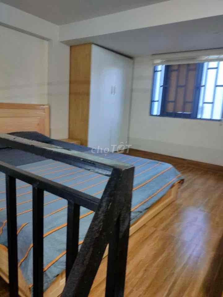 cho thuê căn hộ gác lửng, máy giặt riêng, k95 Bà Huyện Thanh Quan