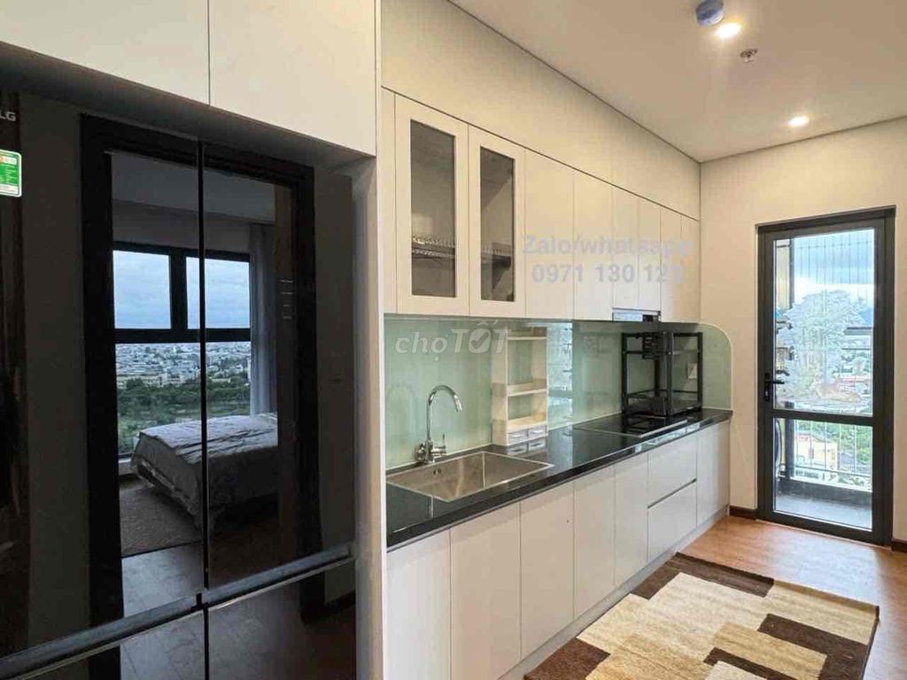 Cho thuê căn hộ 2PN view biển, tầng cao - nội thất cao cấp