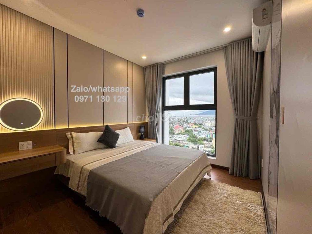 Cho thuê căn hộ 2PN view biển, tầng cao - nội thất cao cấp