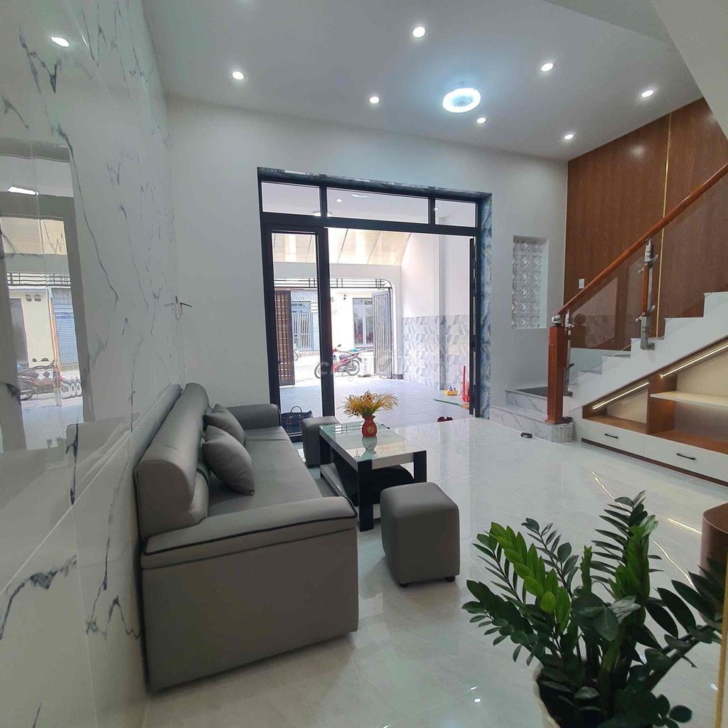 NHÀ TRỆT LẦU KHU DÂN CƯ PHƯỜNG 9