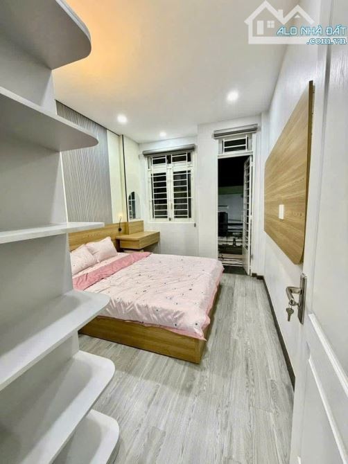Hẻm Hai Bà Trưng, Quận 3, DT 3.2x7m, 3 tầng, 2 Phòng ngủ, Mới, Full nội thất, 4.97 tỷ - Ảnh 3