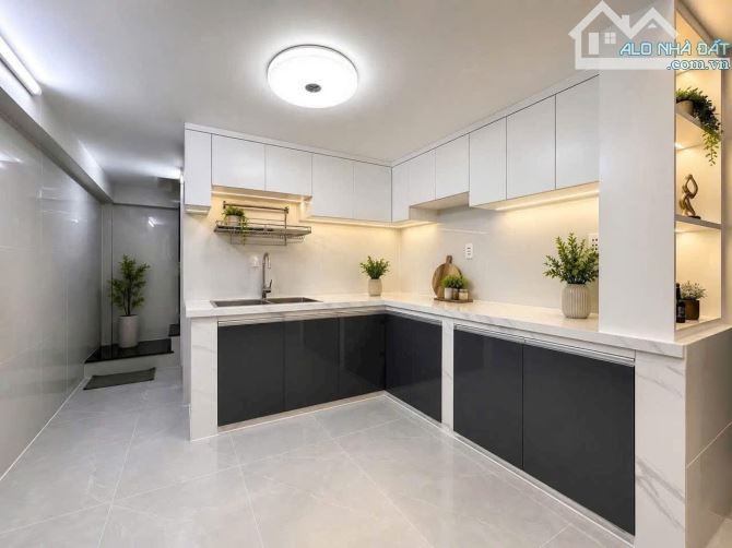 Hẻm Nguyễn Thị Minh Khai, Q.3, DT 3.2x8m, 2 lầu, 2 Phòng ngủ, Mới, Full nội thất, 4.99 tỷ - Ảnh 2