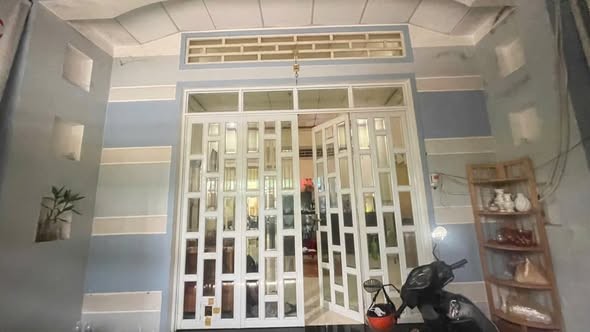 🔥 GIẢM SỐC 700 TRIỆU – NHÀ MẶT TIỀN KHU QUẢNG TRƯỜNG CHỈ CÒN 2,8 TỶ! 🔥 - Ảnh 1
