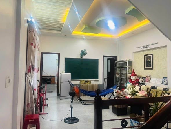 Mình cần bán nhà , địa chỉ 32 Trần Nam Trung, Phường Cẩm Thành, Quảng Ngãi .
