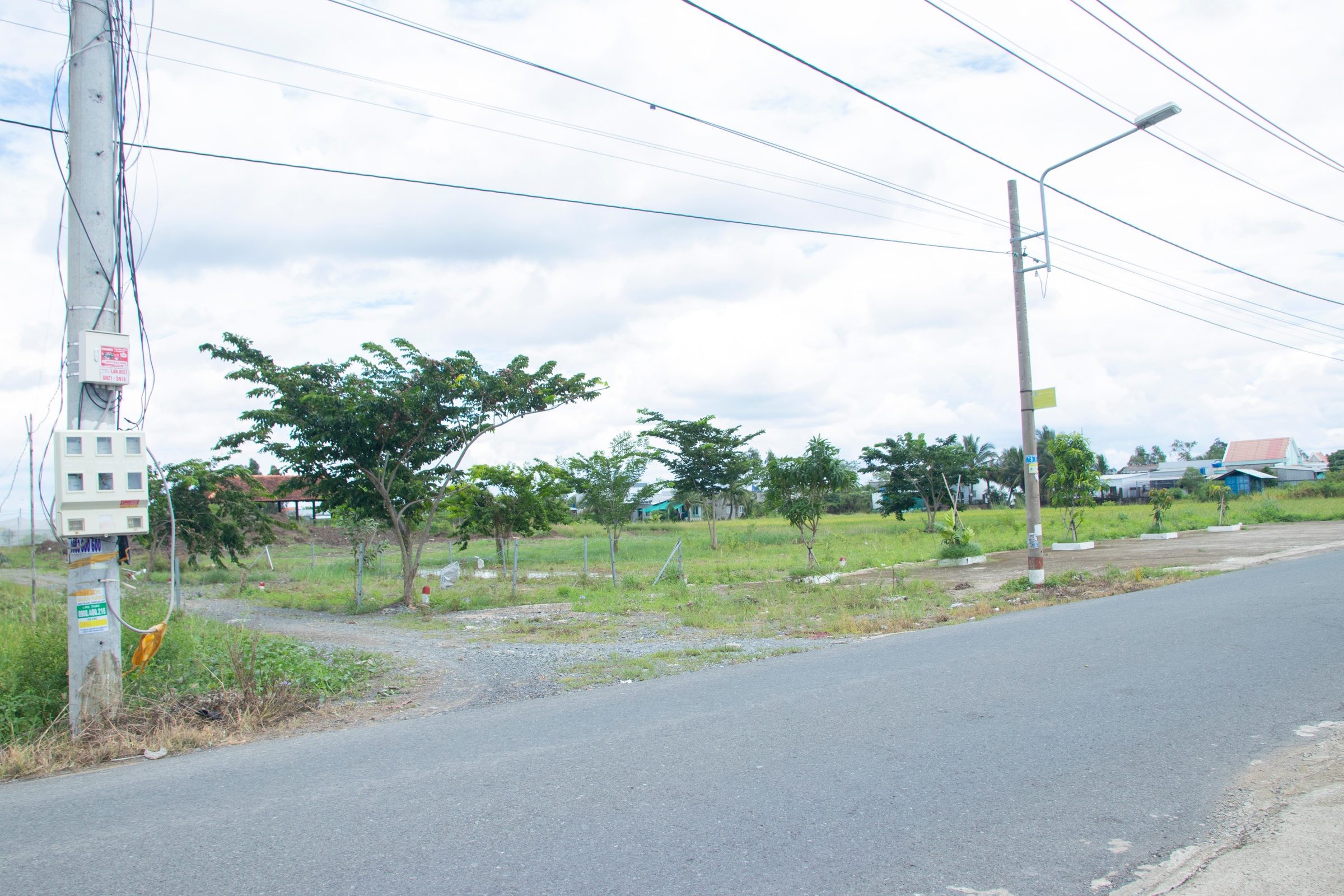 Bán gấp lô đất chợ cần đước 5x20 100m2 giá 1,2 tỷ mt nhựa 6m, vay ngân hàng không cần trả trước