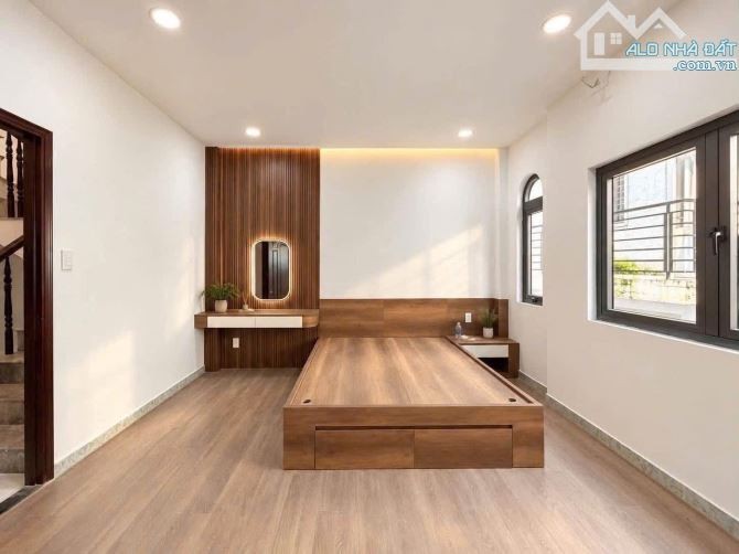 NHÀ PHỐ LUXURY HIỆN ĐẠI NẰM NGAY KHU TRUNG TÂM Q3 - ĐƯỜNG TRẦN QUANG DIỆU CHỈ 5,35TỶ/75M2