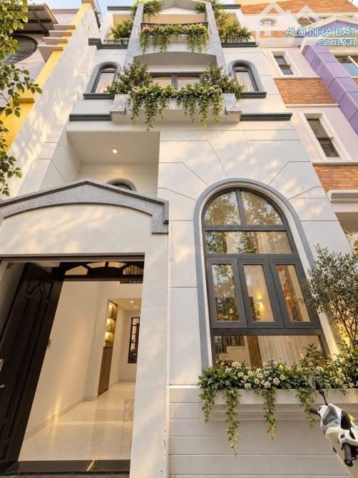 NHÀ PHỐ LUXURY HIỆN ĐẠI NẰM NGAY KHU TRUNG TÂM Q3 - ĐƯỜNG TRẦN QUANG DIỆU CHỈ 5,35TỶ/75M2 - Ảnh 8