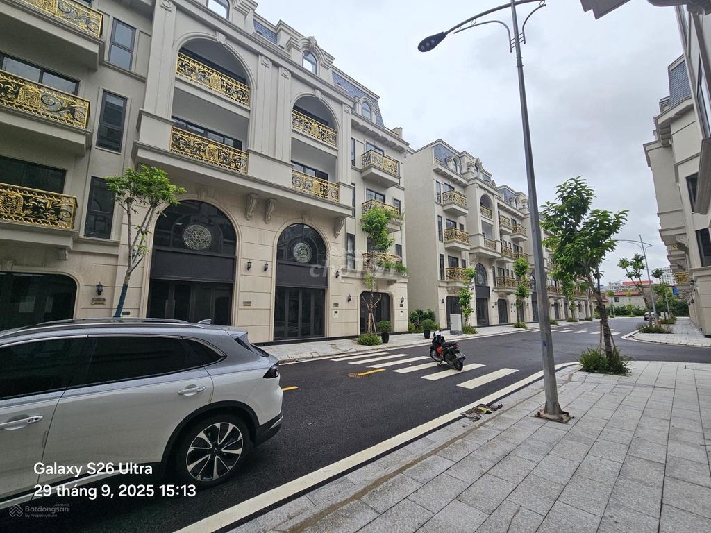Bán căn liền kề giá tốt trong khu vực dự án Royal River City