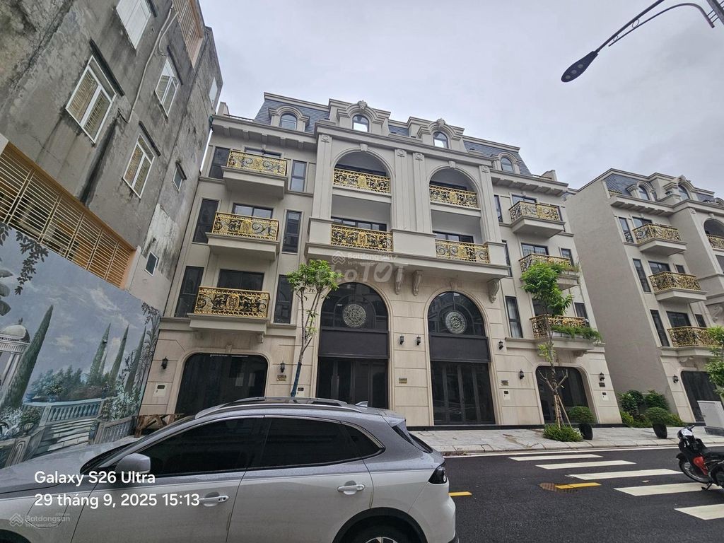 Bán căn liền kề giá tốt trong khu vực dự án Royal River City