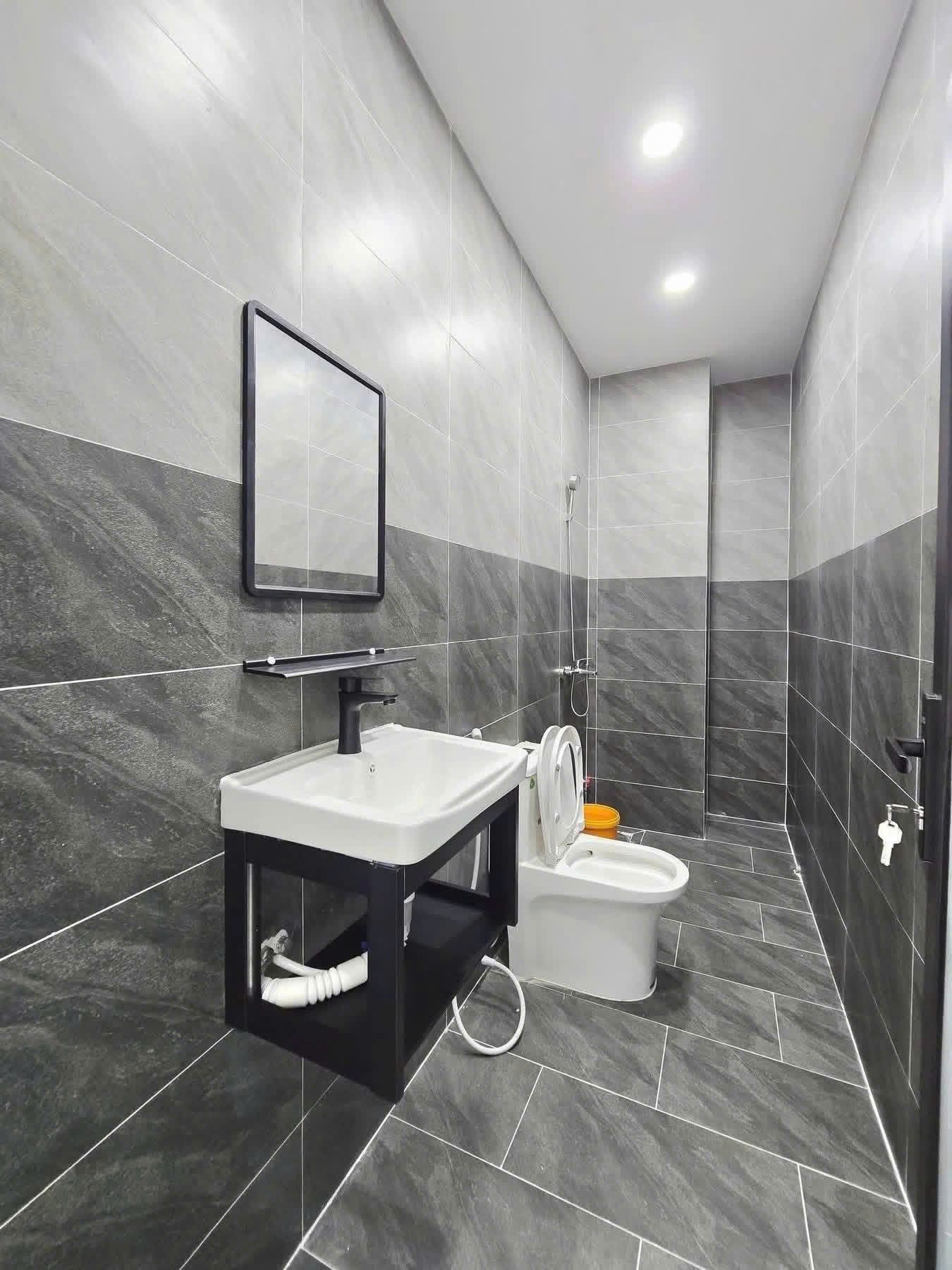 Gia Đình Cần Tiền Bán Nhà Này 1 Sẹc Đường Đồng Khởi, gần cây xăng 75 - Ảnh 1