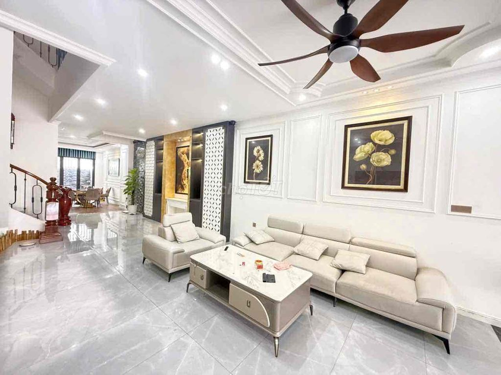 Nhà Đẹp 4 Tầng Bán Cổ Điển. Có Thang Máy tại trục chính KĐT Hà Quang 2