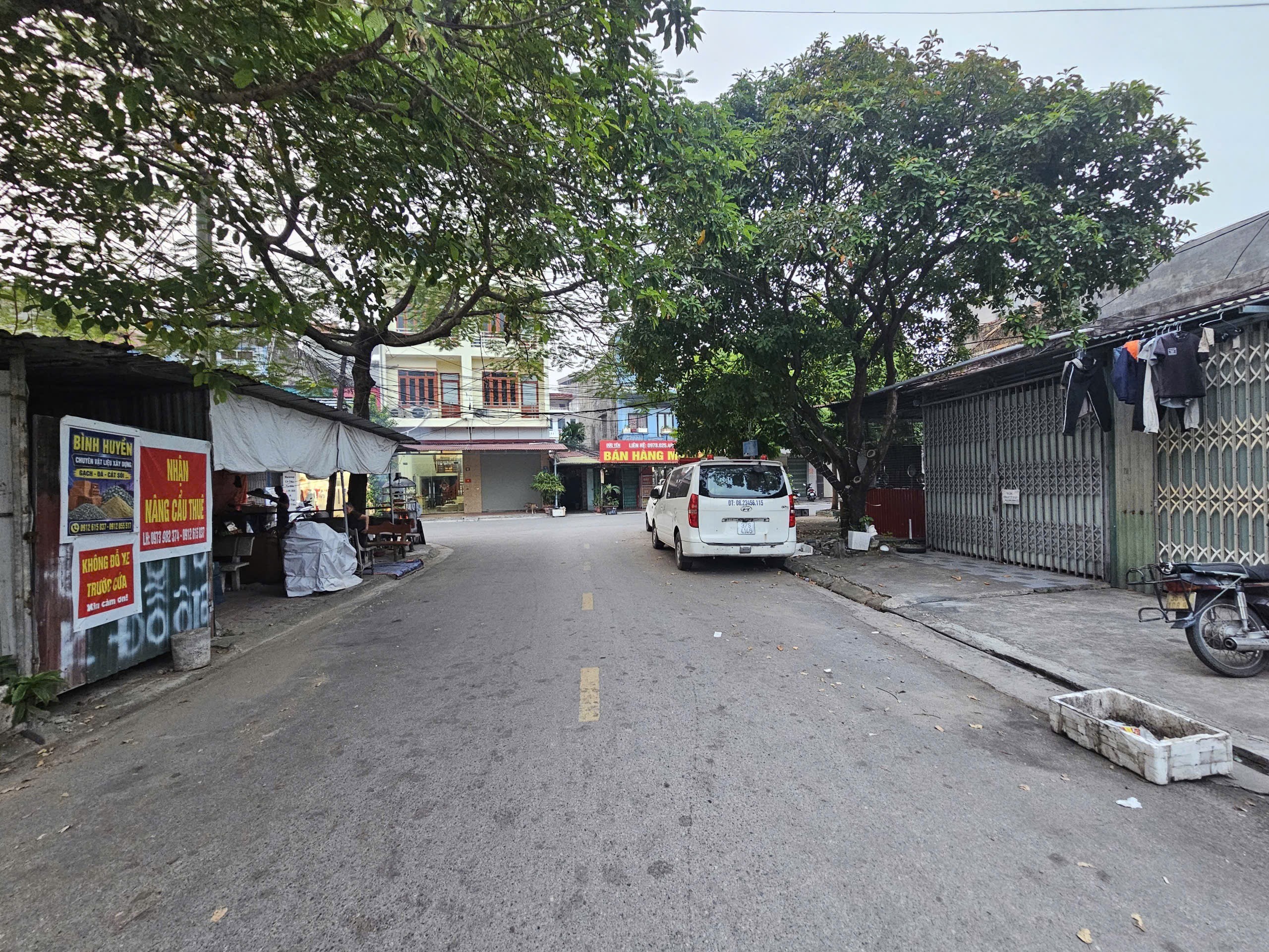Bán đất lô góc nhìn chợ bồ sơn mặt đường hồ đắc di. Kinh doanh tốt. Diện tích 92m mặt tiền 10m hướng đông bắc & tây bắc. Phường võ cường thành phố bắc ninh VIP