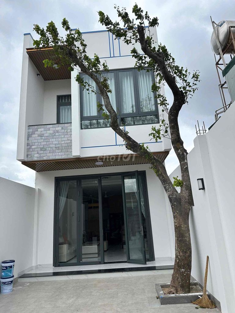 Bán nhà mê mới hẻm cấp 1 đường 19/5 – ngay khu tái định cư