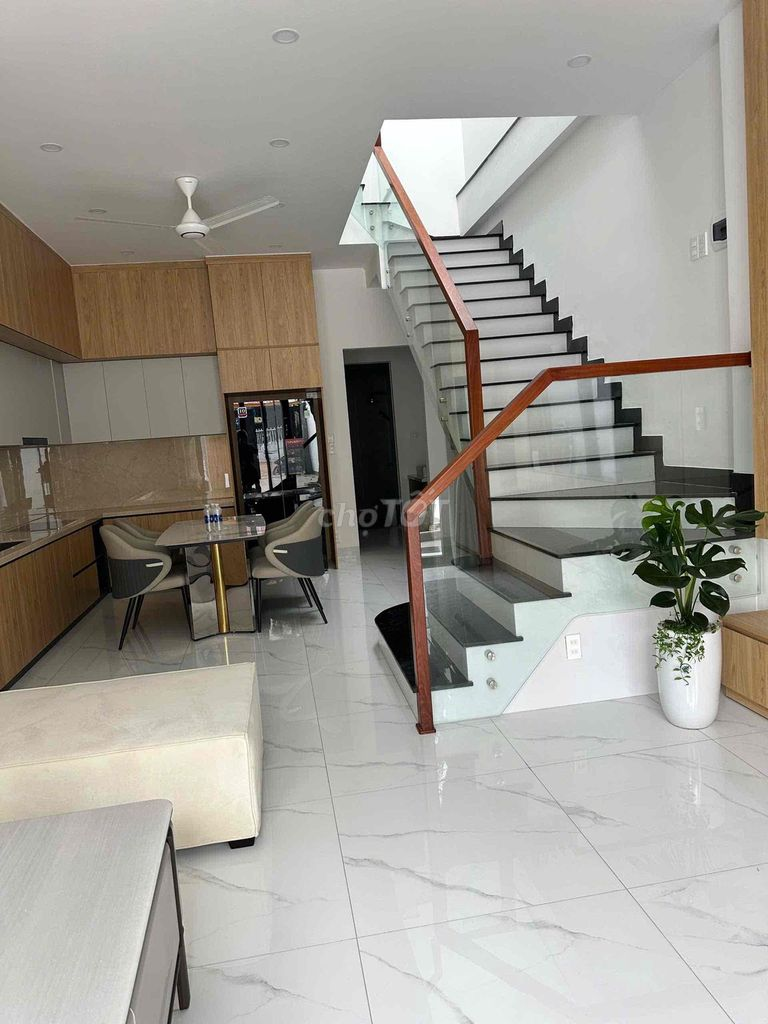Bán nhà mê mới hẻm cấp 1 đường 19/5 – ngay khu tái định cư
