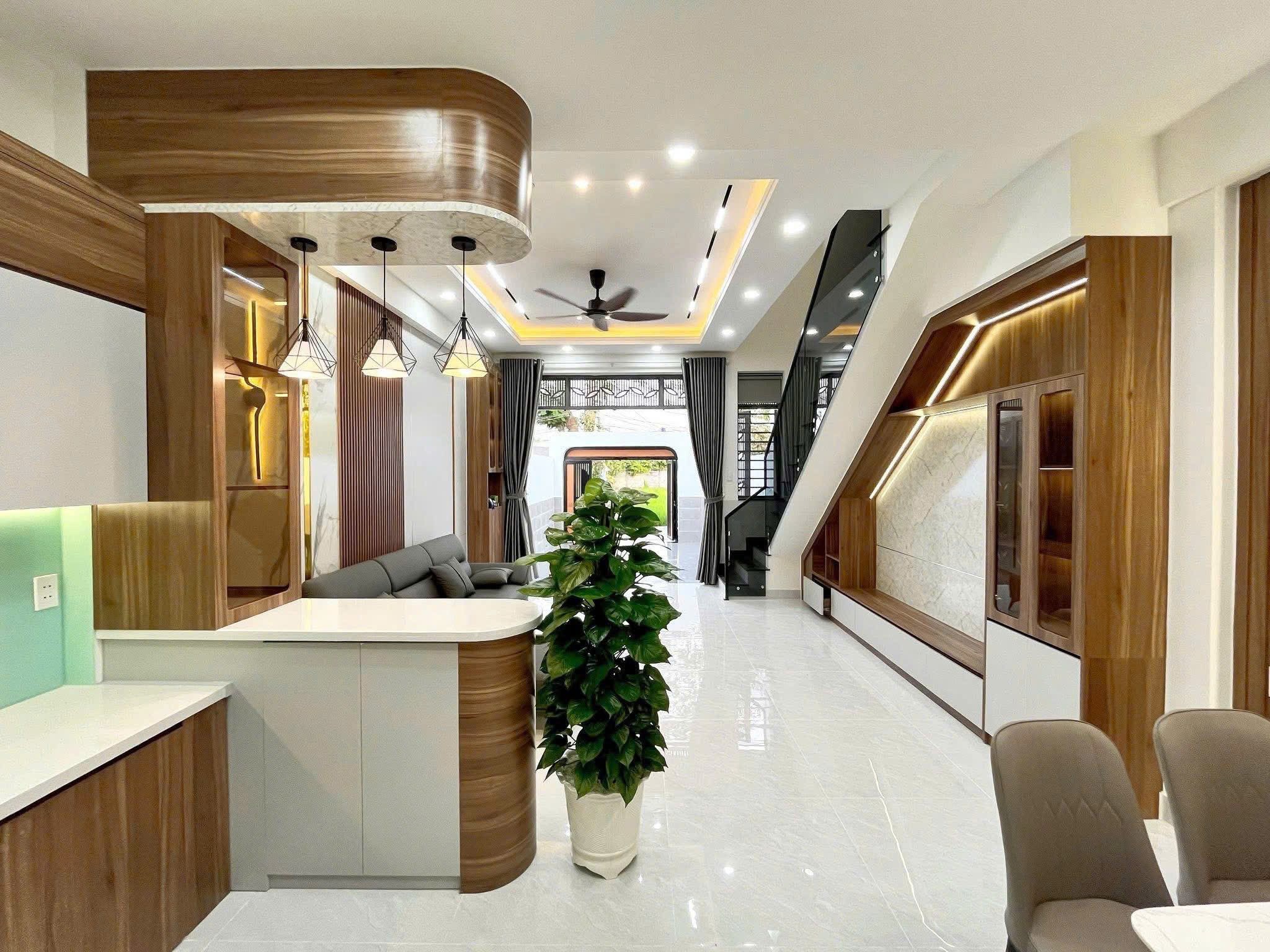 BÁN NHÀ P. PHƯỚC TÂN, GẦN CỔNG 11 - TẶNG BỘ NỘI THẤT 80 TRIỆU