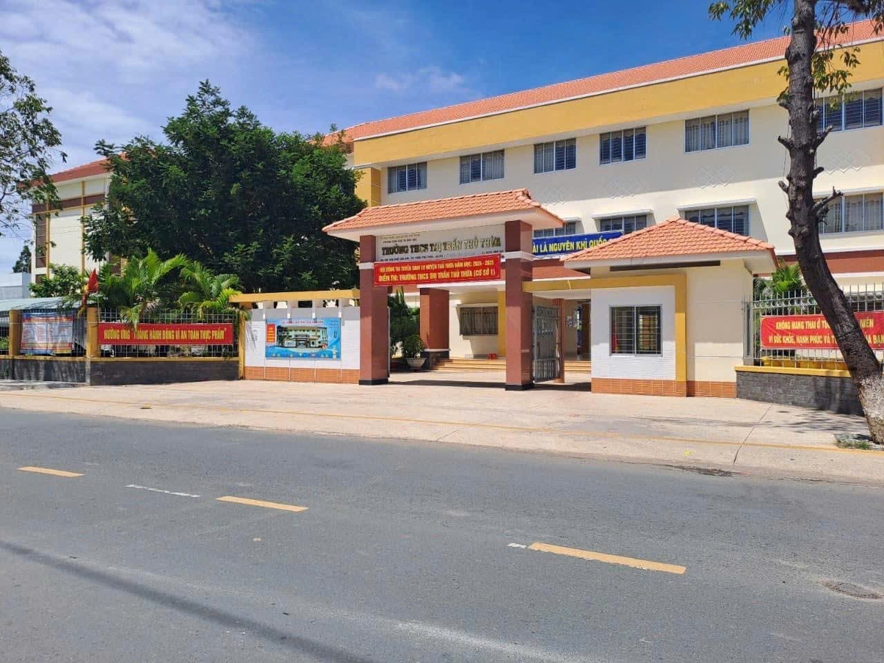 O931.783.2O9 CẦN BÁN GẤP 1010M2 ĐẤT SỔ RIÊNG NGAY KCN ĐANG H.ĐỘNG CÓ CHỢ TRƯỜNG HỌC DÂN ĐÔNG. GIÁ 430TR