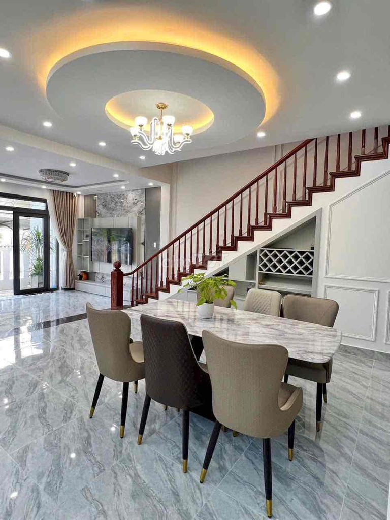 Nhà 2 Mặt Tiền Khu Đẹp Nhất Trung Tâm Đà Lạt - Bao Quanh Thông Xanh