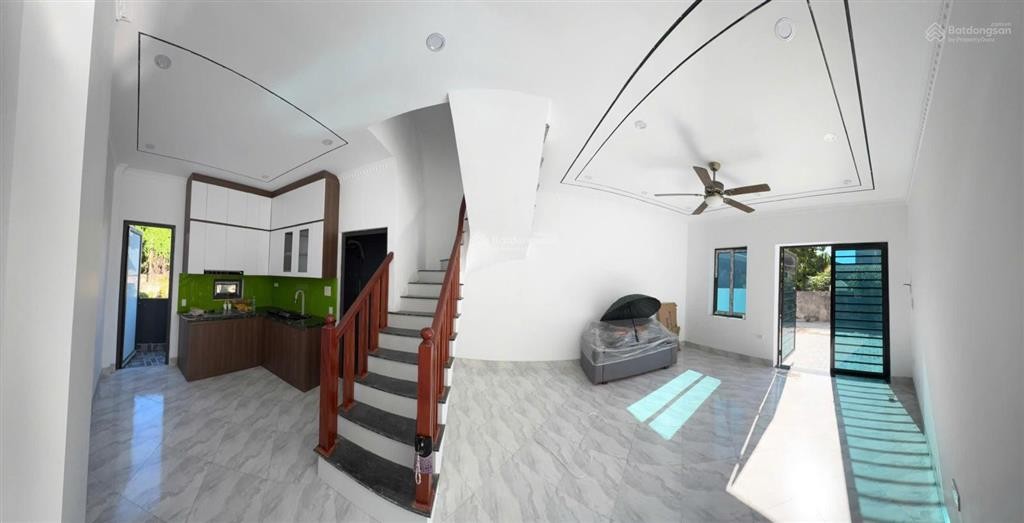 Bán nhà 3 tầng mới xây gần chợ nghĩa lộ kcn phố nối a, văn lâm ô tô vô tận nhà, hướng tây nam