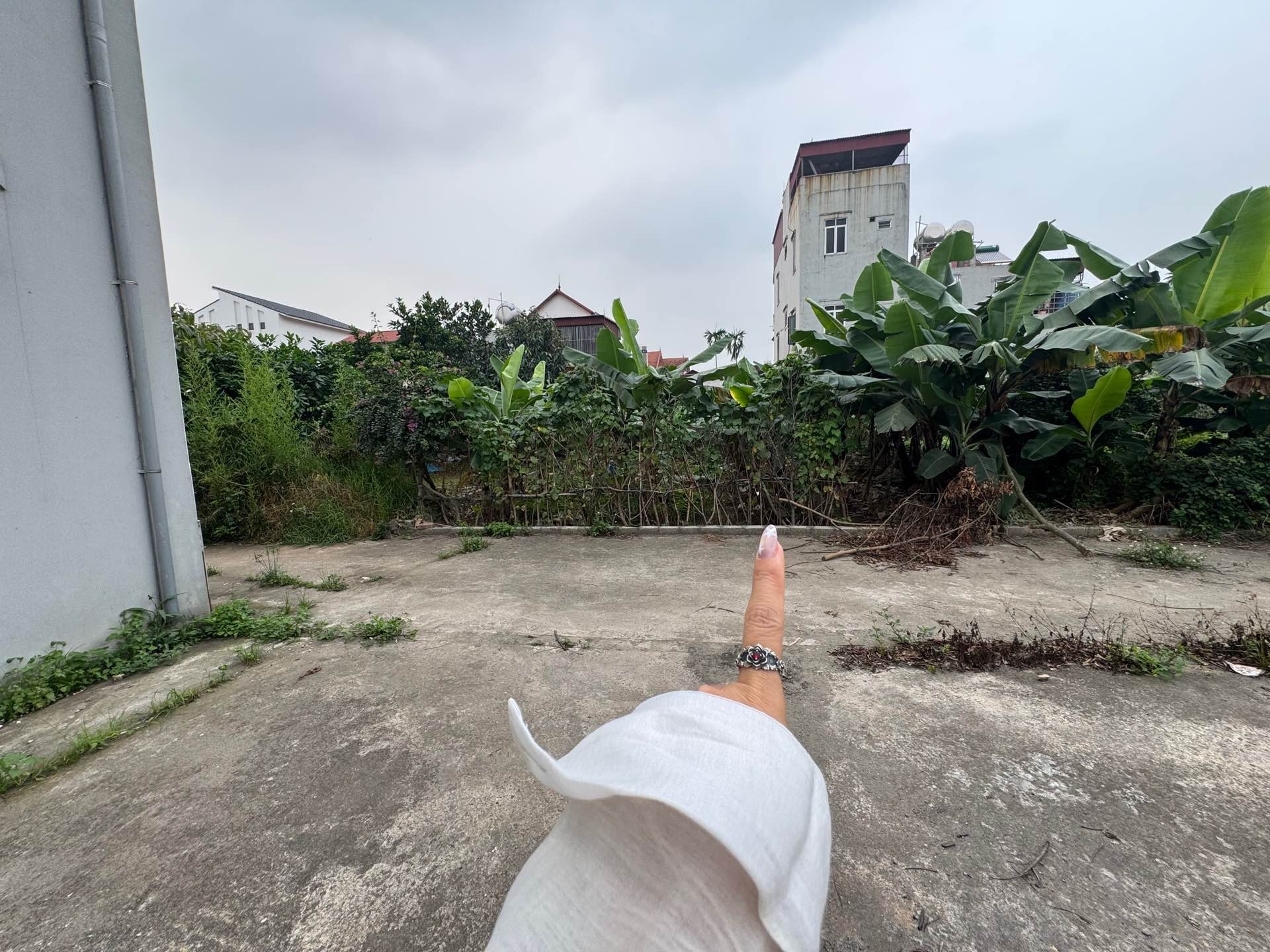 SIÊU PHẨM, VĨNH TUY-VĂN GIANG, MẶT TIỀN 7 MÉT, NGÕ NÔNG- THÔNG TỨ NGẢ, CHỈ 45 TRIỆU/M. - Ảnh 2